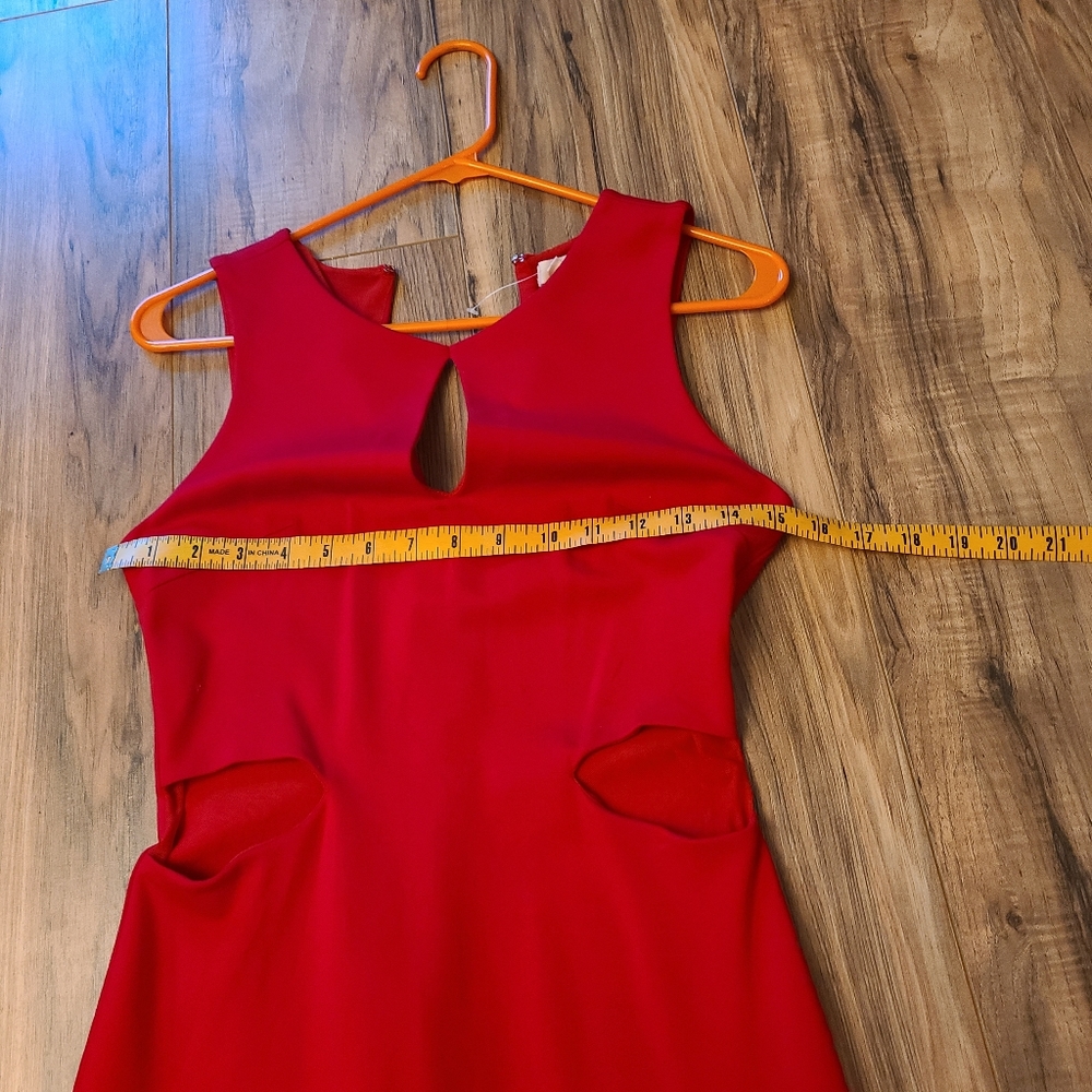 Dress - Picture 8 of 11